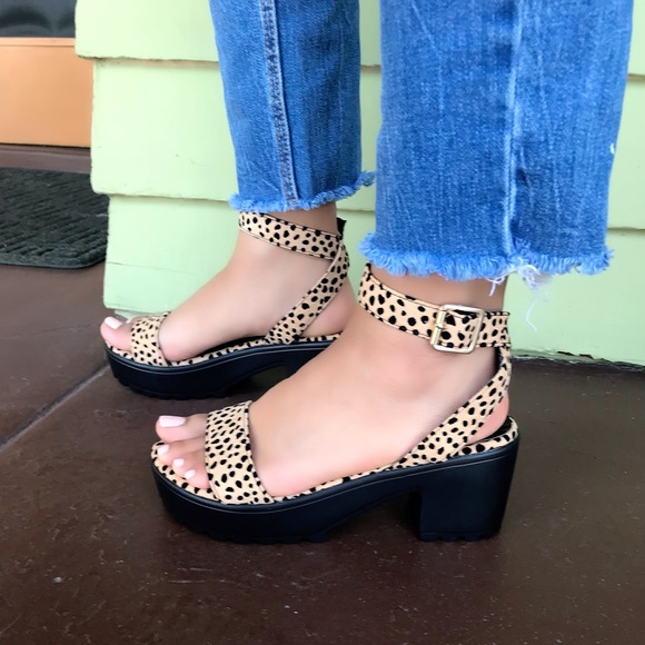 New lug cheetah sandal 7 left - Picture 12 of 13